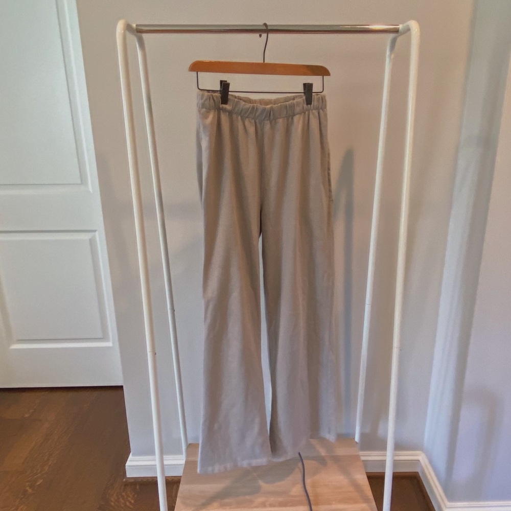 NWOT brandy melville tan wide leg sweatpants